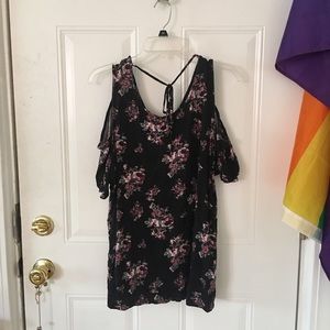 Floral blouse with arm cutouts
